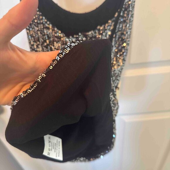 Elan Silver Sequin Blouse - NEVER WORN - Picture 3 of 5